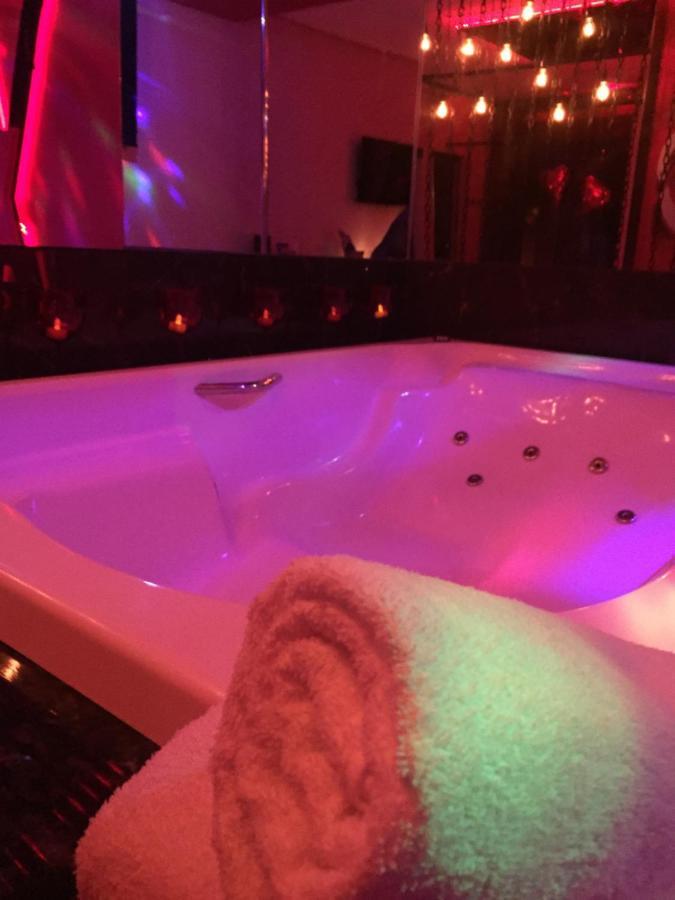 Imperium Inn Motel (Adults Only) Nova Ponte Bagian luar foto